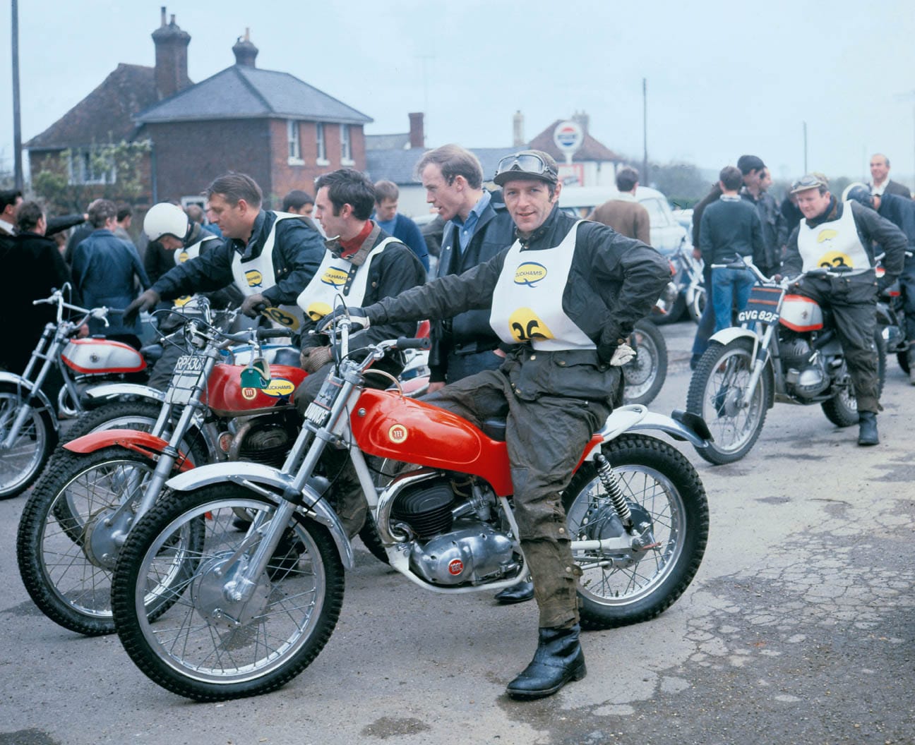 Don Smith sur une 250 Montesa 1968