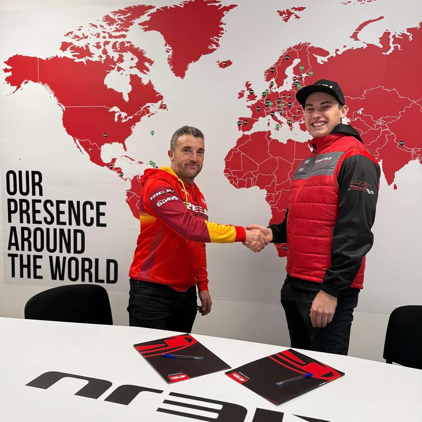 Toby Martyn et Rieju