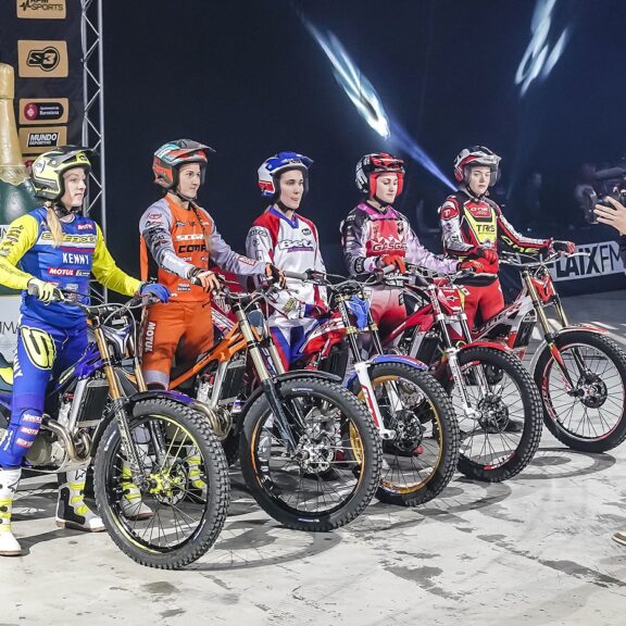 X TRIAL FEMININ