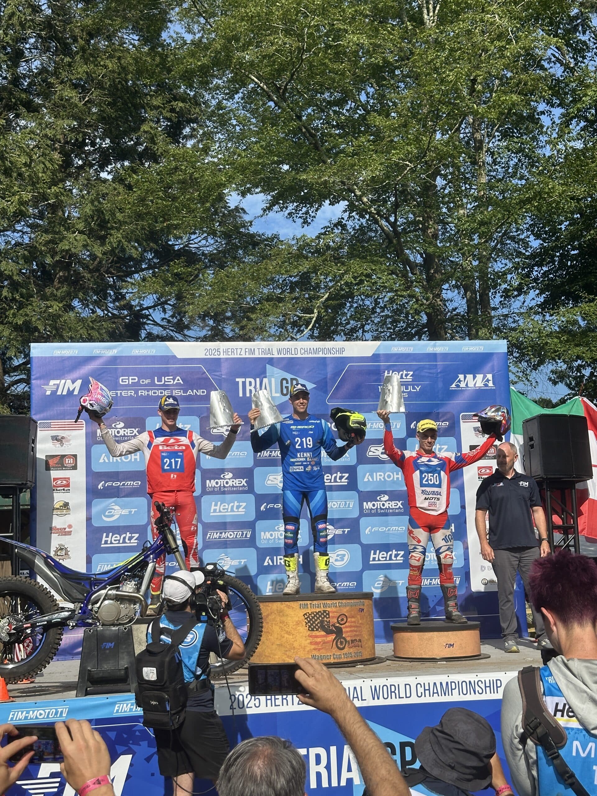Podium Trial2