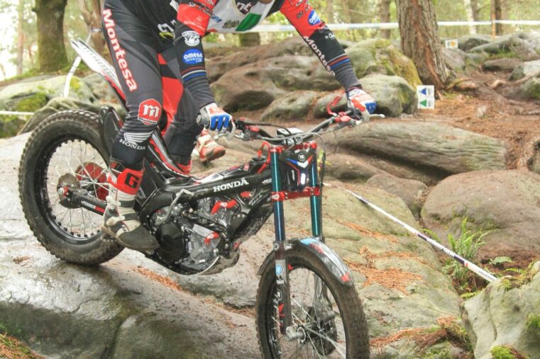 Trial Larchant
